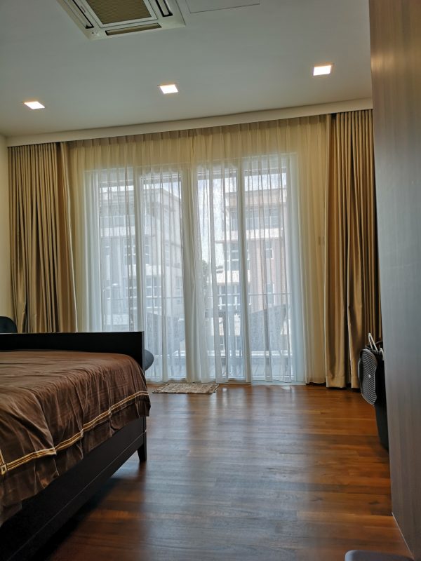 Room with Double Layer S-Fold Curtain
