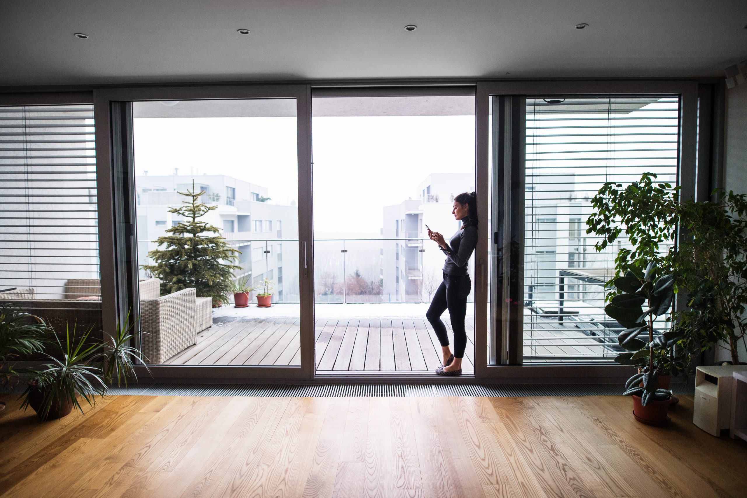 5 Best Outdoor Blinds to Buy in 2021