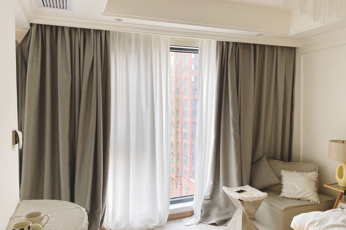 Best Places to Install Noise Reducing Curtains in Homes and Commercial Spaces